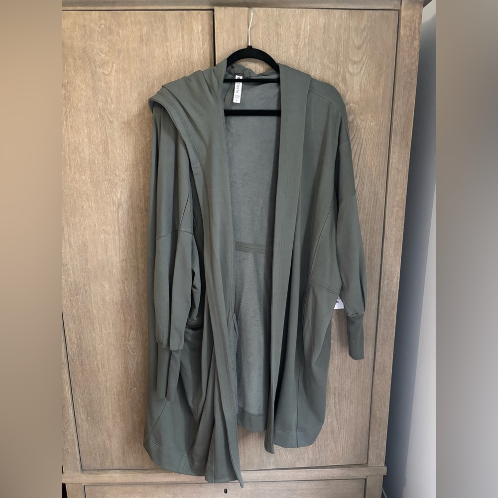 Athleta Mantra Sweatshirt NWT L